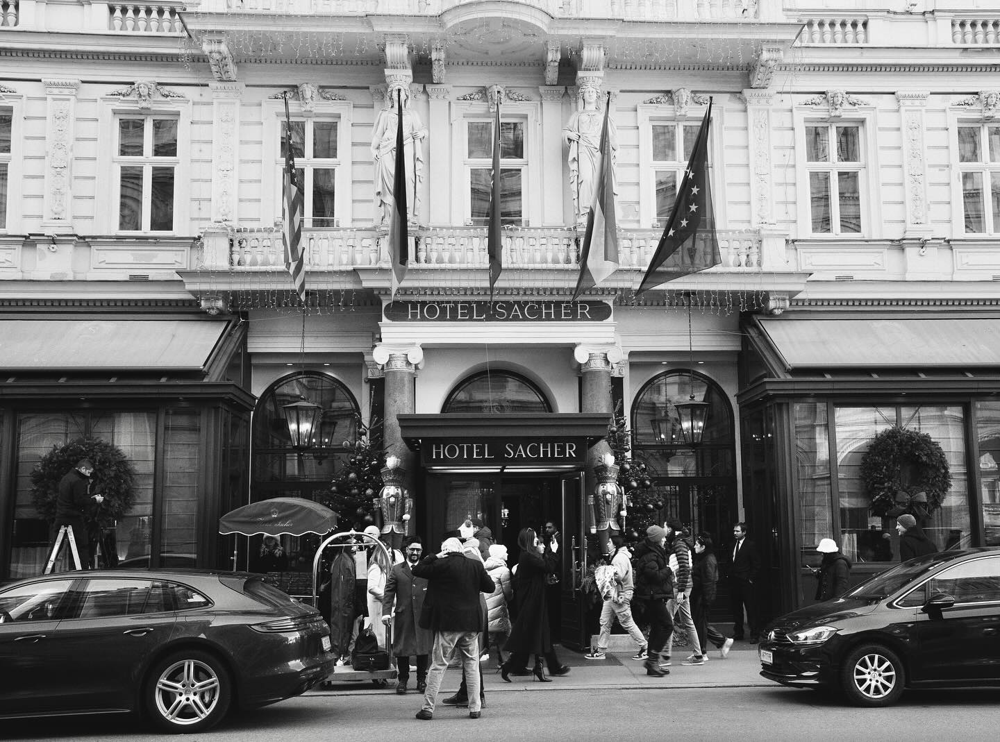 Photograph from Winter in Europe: snow, lakes or European cities in winter · frame 04